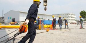 TRAINING MANUAL HANDLING RIGGING & LIFTING EQUIPMENT