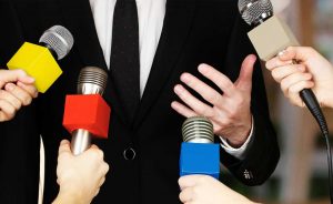 TRAINING MENGELOLA KRISIS PUBLIK DAN TEKANAN MEDIA MASSA